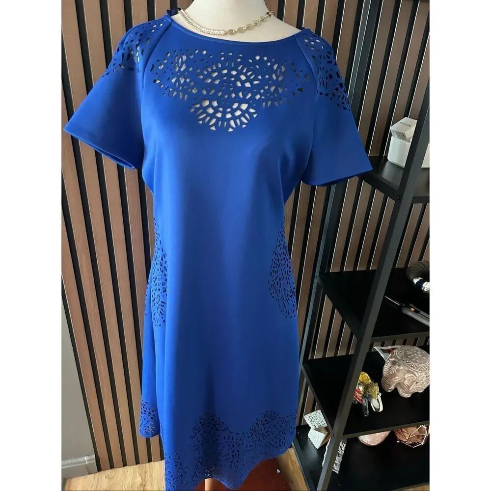 Tahari laser cutβblue short dress work dress classy dinner size 10 NEW